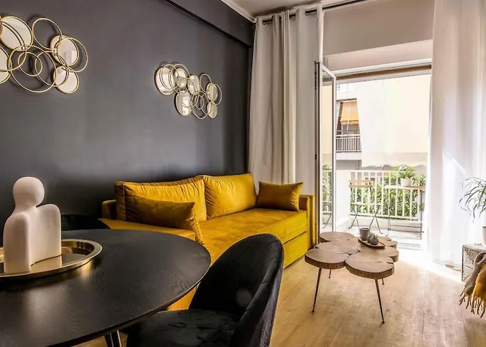 Classy Apartment In Athens